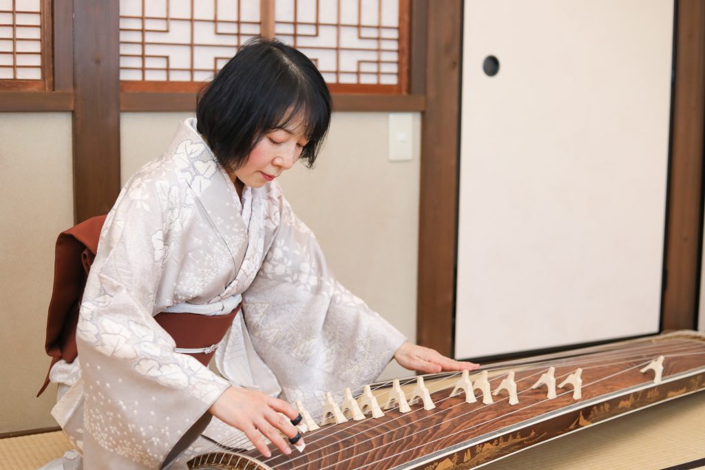 Instrumen Senar Tradisional Khas Jepang Terpopuler